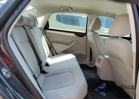 2017 Volkswagen Passat S из США, поврежденный, VIN 1VWAT7A38HC014720